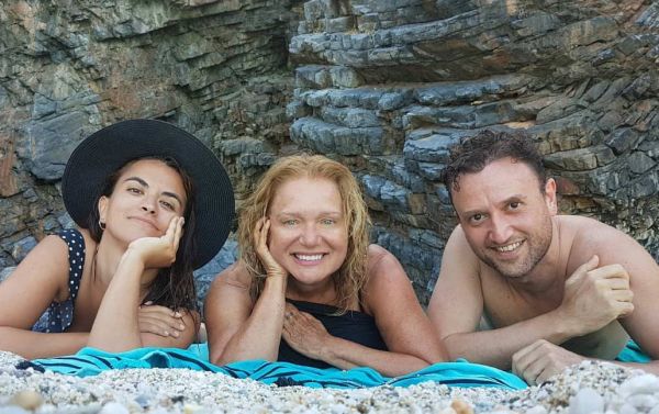 Η Μαρία Καβογιάννη υποδέχτηκε τη Δέσποινα Βανδή και φίλους της στο Πήλιο