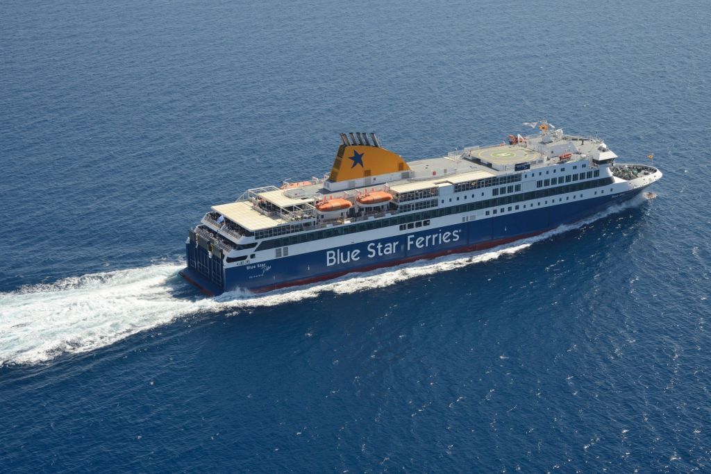 Απίστευτη ανευθυνότητα: 24χρονη ήξερε ότι είναι θετική στον κοροναϊό αλλά πήρε το πλοίο για να πάει Σαντορίνη