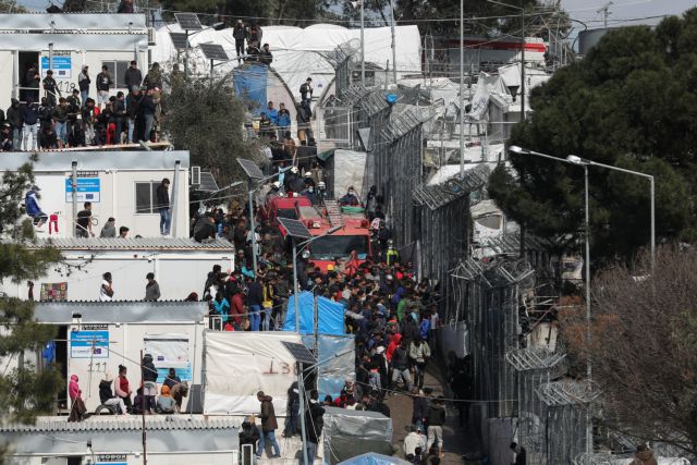 Άρθρο – κόλαφος του Guardian: Απροστάτευτοι οι πρόσφυγες στην Ελλάδα –  Αντιμέτωποι με υγειονομική κρίση