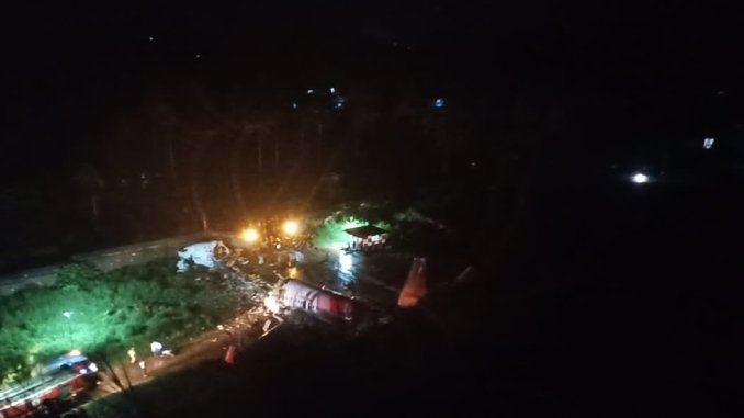 Ινδία: Συντριβή αεροσκάφους με 191 επιβάτες – Τουλάχιστον 14 νεκροί