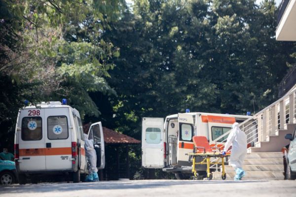 Κοροναϊός : Ξεκινούν μαζικοί έλεγχοι σε οίκους ευγηρίας και δομές πρόνοιας της Αττικής