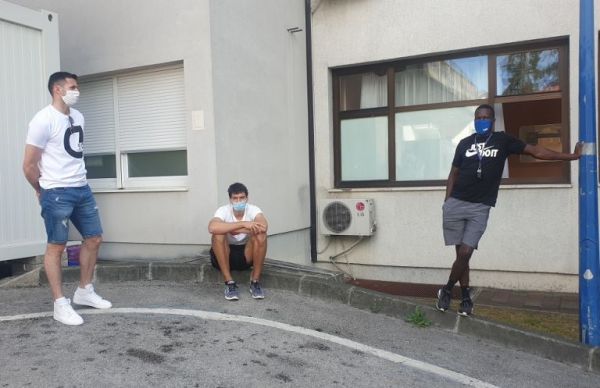 Σοκ στην Τσιμπόνα Ζάγκρεμπ: Θετικά στον κορoναϊό 14 μέλη!