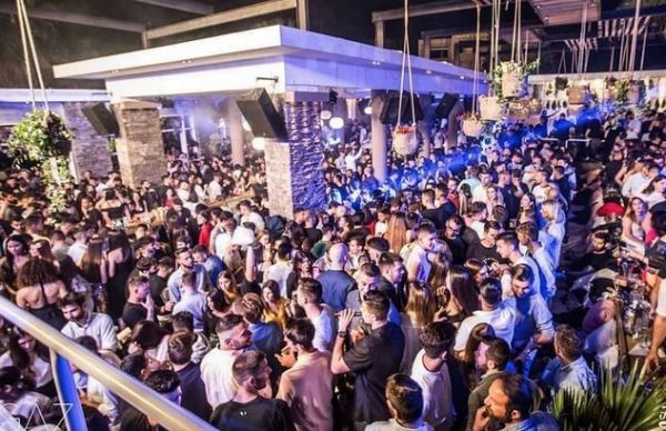 Κοροναϊός : Πάνε για… άφτερ στη Χαλκίδα οι Αθηναίοι