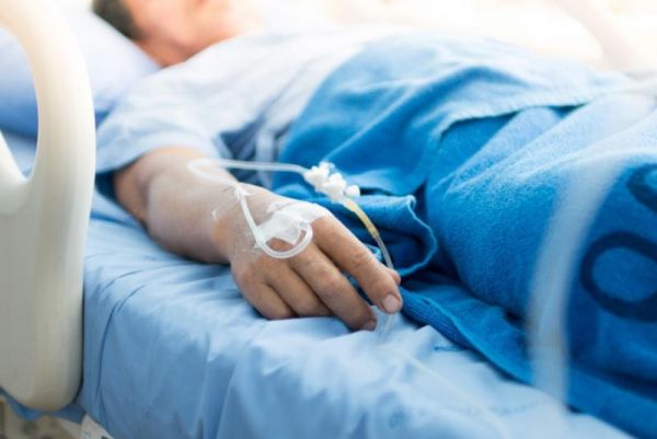 Κοροναϊός : Εσπευσμένα σε νοσοκομείο του Ηρακλείου σε ειδική κάψουλα 17χρονος