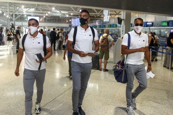 Europa League : Πέταξε για Αγγλία η αποστολή του Ολυμπιακού