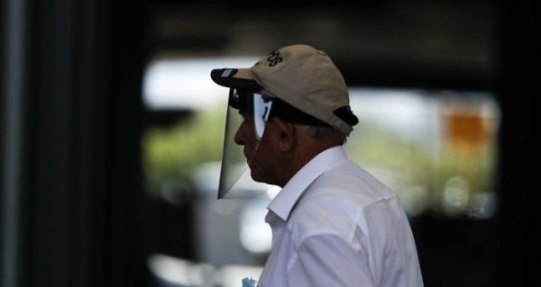 Καμπανάκι κινδύνου για τις ασπίδες προσώπου