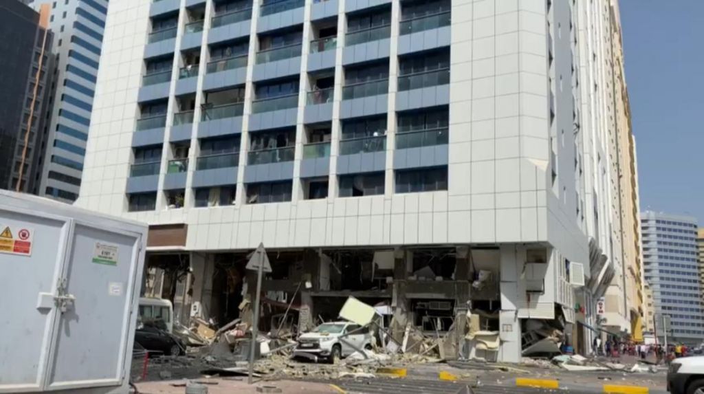 Ντουμπάι: Σοκαριστικές εικόνες από έκρηξη φιάλης αερίου σε εστιατόριο  – Ένας νεκρός