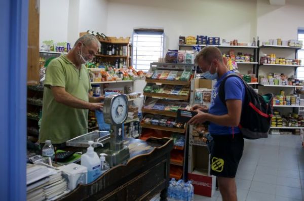 Κοροναϊός: Ρεκόρ κρουσμάτων στην Αττική – Ανησυχία για τους γάμους- υγειονομικές βόμβες