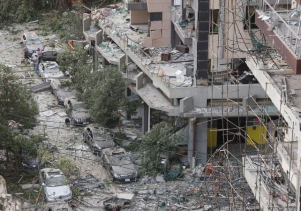 Πόλη φάντασμα η Βηρυτός: Σκάβουν στα συντρίμμια για επιζώντες – Σε αναζήτηση ευθυνών για τη «Χιροσίμα» της Μέσης Ανατολής