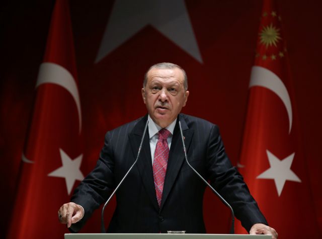 Άρθρο «κόλαφος» κατά του Ερντογάν: Η τουρκική λίρα «χτυπά» ιστορικό χαμηλό, ενώ οι εντάσεις με την Ελλάδα αυξάνονται