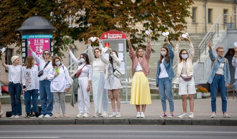 Λευκορωσία: Βασανισμό κρατουμένων καταγγέλουν οι διαδηλωτές – Βήμα πίσω από την κυβέρνηση