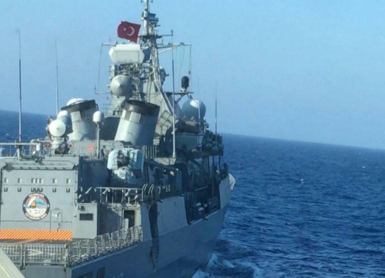 Φωτογραφία – ντοκουμέντο: Η ζημιά στην τουρκική φρεγάτα Kemal Reis από τη σύγκρουση με τη φρεγάτα Λήμνος