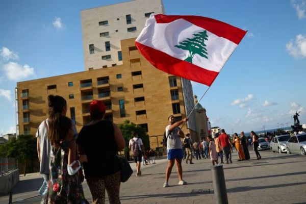 Λίβανος : Παραιτήθηκε η κυβέρνηση υπό την πίεση των οργισμένων διαδηλώσεων