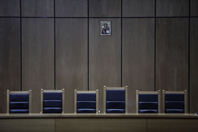 Κοροναϊός: Τη λήψη μέτρων για το άνοιγμα των δικαστηρίων ζητούν οι δικαστικές ενώσεις