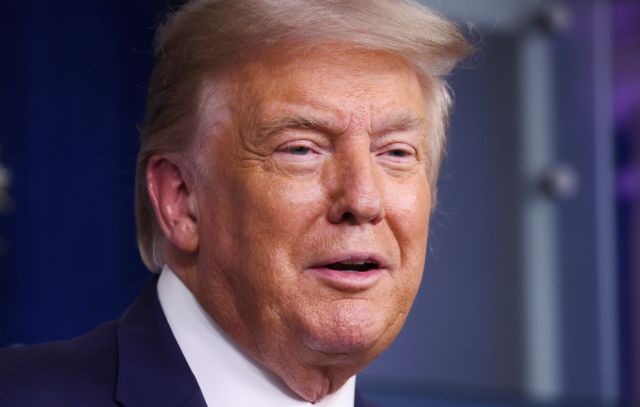 Πηγή CNN : «Ο Τραμπ δεν καταλαβαίνει τη σοβαρότητα του κοροναϊού – Του μιλάνε για αυτό και αλλάζει θέμα»