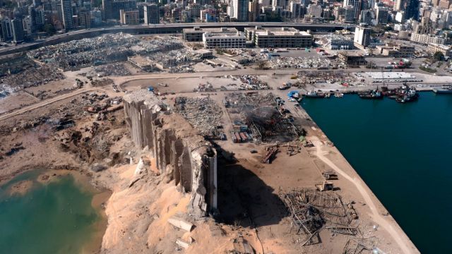 Η Βηρυτός μαζεύει τα συντρίμμια της - Ανατροπή του «καθεστώτος» ζητούν οι πολίτες