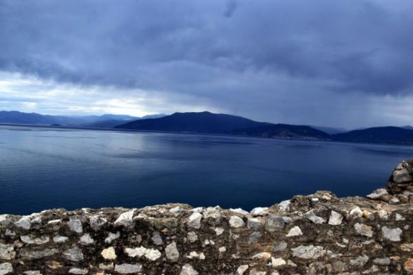 Καιρός: Και καύσωνας και μπουρίνια τη Δευτέρα