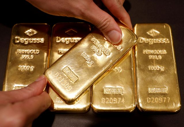 Η τιμή του χρυσού ξεπέρασε για πρώτη φορά τα 2.000 δολάρια ανά ουγγιά
