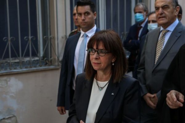 Μυτιλήνη : Συνάντηση Σακελλαροπούλου με τις «γιαγιάδες της αλληλεγγύης»