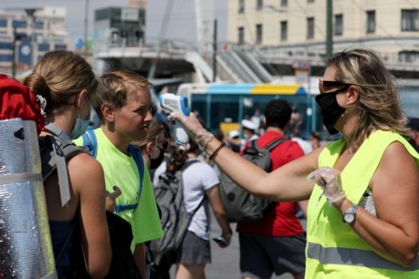 Κοροναϊός : Συνεχείς έλεγχοι στα λιμάνια για την τήρηση των μέτρων