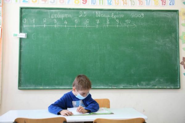 Πέτσας: Κυρώσεις αν ο μαθητής δεν φορά μάσκα στο σχολείο