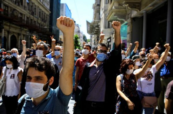 Τουρκία : Αντιδράσεις και οργή για τον θάνατο της δικηγόρου-απεργού πείνας