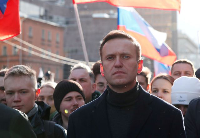 Ναβάλνι: Αρνείται τις κατηγορίες το Κρεμλίνο - Δεν θέλει να διαταραχθούν οι σχέσεις του με τη Δύση