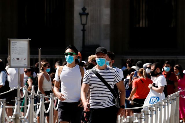 Κοροναϊός - Γαλλία : Το Παρίσι επιβάλλει τη χρήση της μάσκας σε εξωτερικούς χώρους