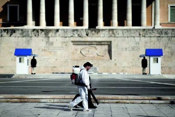 Κοροναϊός : Παραμένει ο συναγερμός ελέω έξαρσης κρουσμάτων – Εκκλήσεις για τήρηση των μέτρων