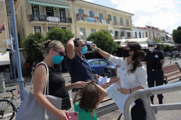 Αυξημένη ζήτηση για μάσκες στα φαρμακεία