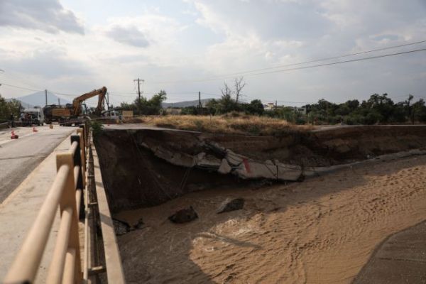Εύβοια : Αποκαταστάθηκε η κυκλοφορία στην ΕΟ Χαλκίδας-Αιδηψού – Ποιοι δρόμοι παραμένουν κλειστοί