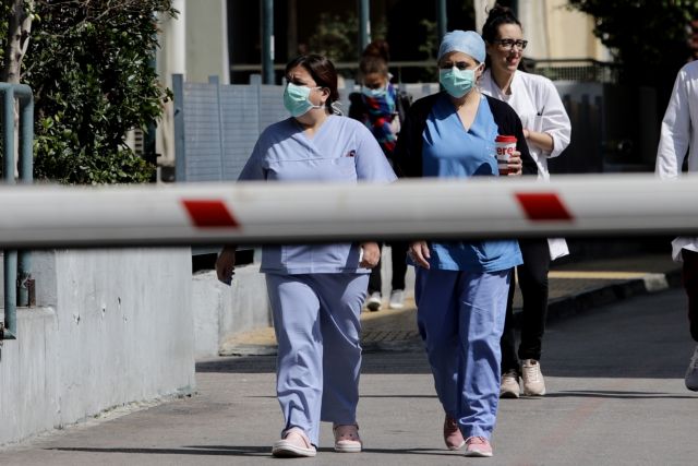 Δημόπουλος : Εντός των τειχών ο υψηλότερος κίνδυνος μετάδοσης του ιού, όχι από το εξωτερικό