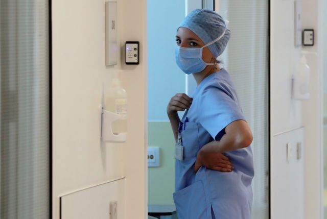 Δερμιτζάκης : Έως 15.000 ενεργά κρούσματα κοροναϊού στην Ελλάδα