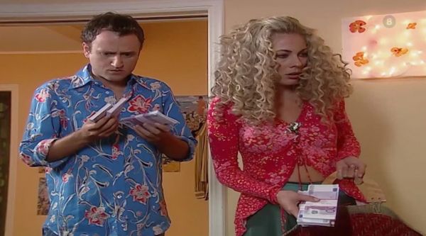 Στο Πάρα Πέντε : Η πιο επιτυχημένη σειρά της ελληνικής τηλεόρασης ξανά στο MEGA