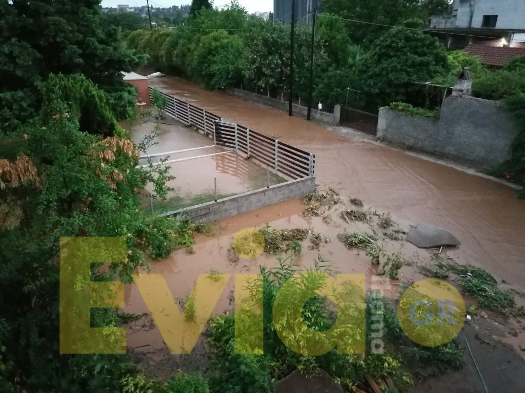 Εικόνες βιβλικής καταστροφής στην Εύβοια: Δύο νεκροί από τις πλημμύρες - Δεκάδες οι εγκλωβισμένοι