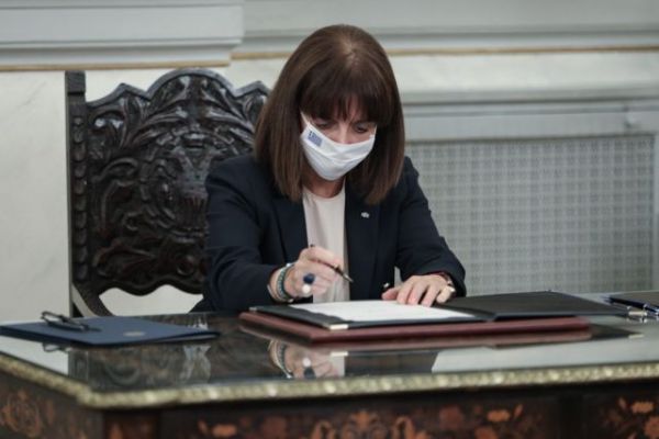 Επιστολή Σακελλαροπούλου σε 14 Προέδρους της ΕΕ για την Αγία Σοφία