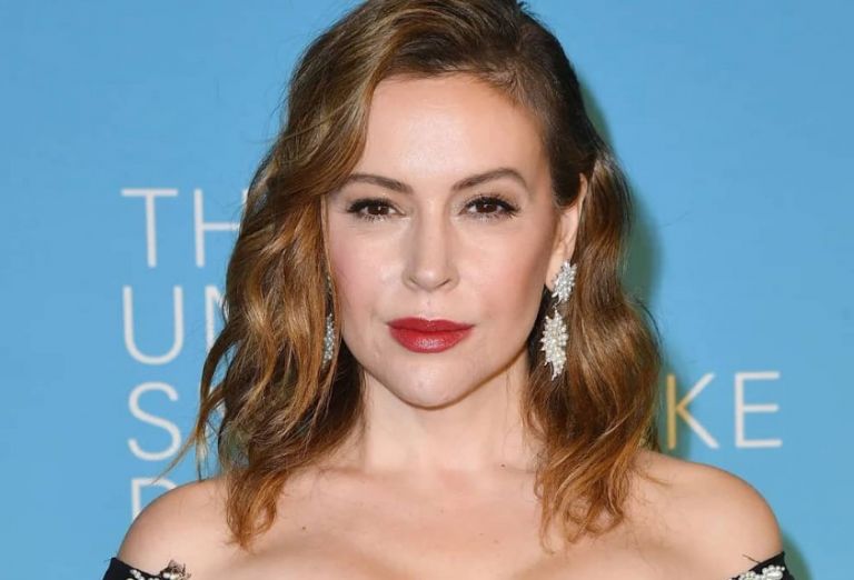 Αλίσια Μιλάνο : Πέφτουν τα μαλλιά της από τον κοροναϊό