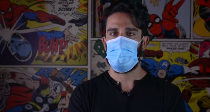 Ατζαράκης στο in.gr: Η ιδέα πίσω από το εκπληκτικό viral βίντεο με τον κοροναϊό, οι θεωρίες συνωμοσίας και ο… Bill Gates