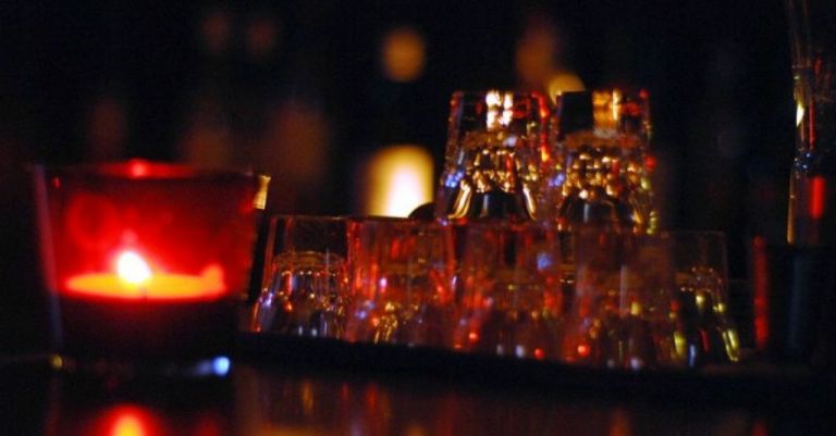 Κοροναϊός : Πρόστιμο 15.000 ευρώ και 15ήμερο λουκέτο σε μπαρ της Γλύφας Χαλκίδας