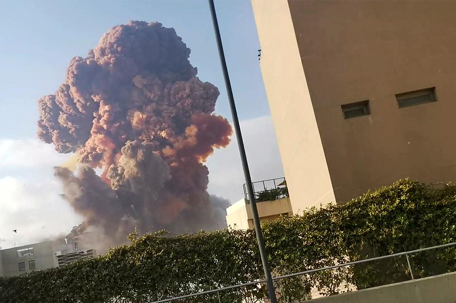 Συνταρακτικό: Η στιγμή της φονικής έκρηξης στην Βηρυτό σε αργή κίνηση