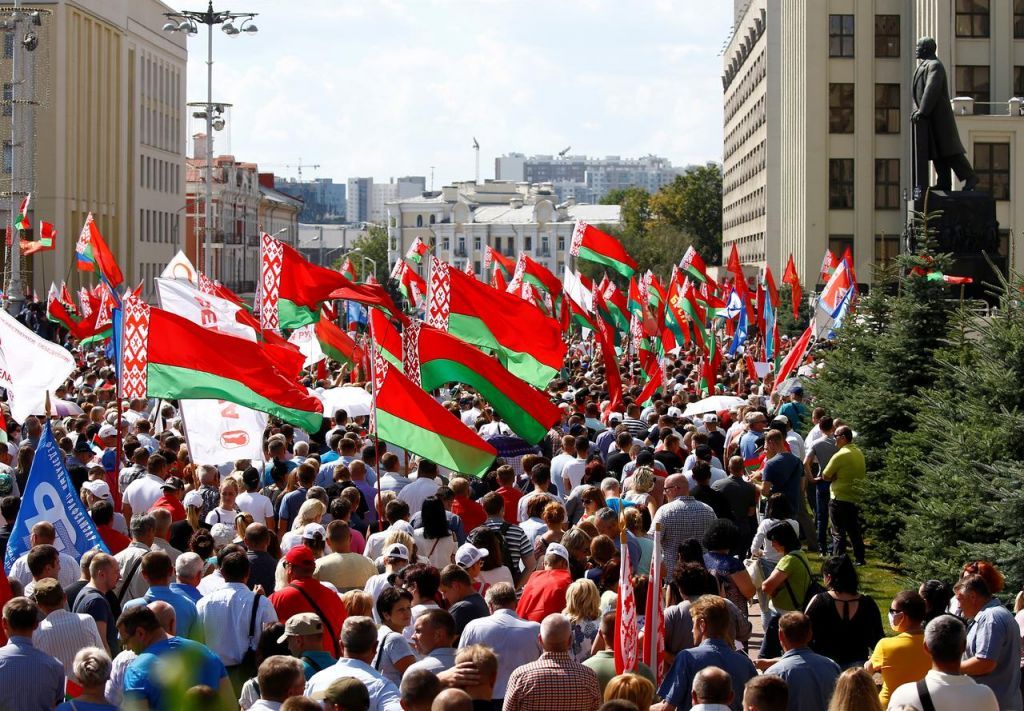 Λευκορωσία : Διαδήλωση υπέρ του Λουκασένκο στο Μινσκ λίγο πριν από μεγάλη αντικυβερνητική κινητοποίηση