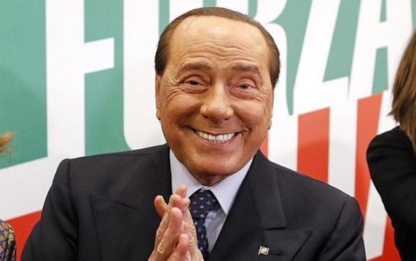 Σίλβιο Μπερλουσκόνι : Η πρώτη φωτογραφία με τη νέα αρραβωνιαστικιά του «Καβαλιέρε»