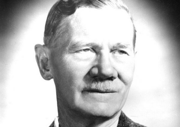 Καρλ Μπλέγκεν: Η ίδια η Ιστορία μάς διδάσκει πόσο πρέπει να είμαστε επιφυλακτικοί