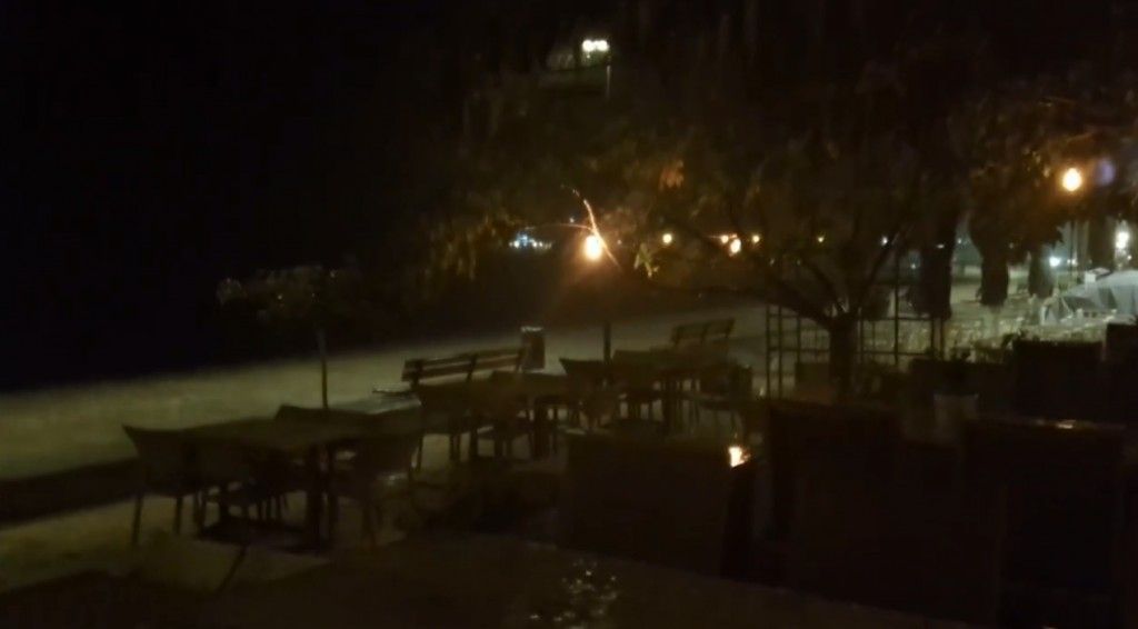 Άνοιξαν οι ουρανοί στη Χαλκιδική – Φωτιές σε σπίτια από κεραυνούς