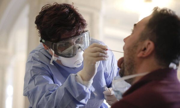 Κοροναϊός: Μαζικοί δειγματοληπτικοί έλεγχοι σε Μονάδες Φροντίδας Ηλικιωμένων