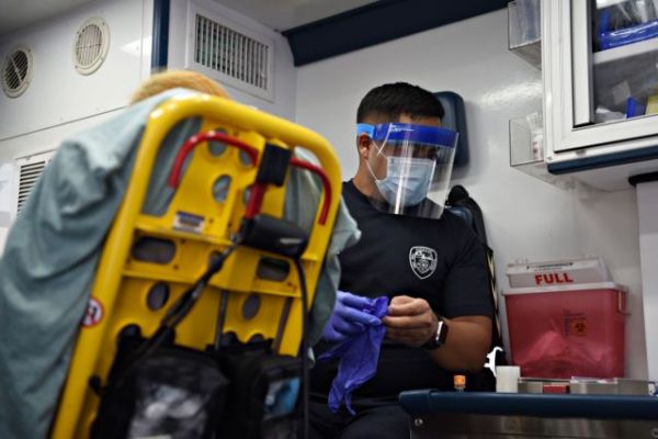 ΗΠΑ : Σχεδόν 1.200 θάνατοι από κοροναϊό σε 24 ώρες – Στα 5,84 εκατ. τα κρούσματα