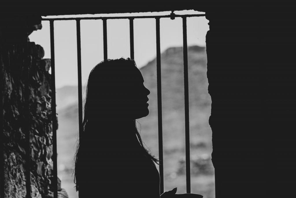 Καταγγελία για σεξουαλική κακοποίηση κρατούμενης από αστυνομικό στην Πέτρου Ράλλη