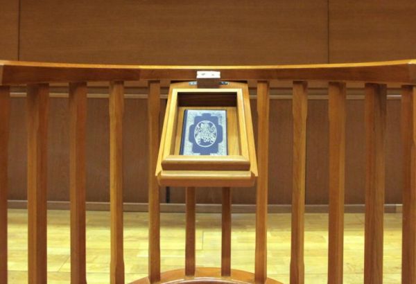 Κρήτη : Στο εδώλιο σήμερα ο ιερέας-πιστολέρο – Τα ρίχνει όλα στο αλκοόλ