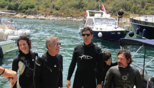 Λαμπερά εγκαίνια για το πρώτο υποβρύχιο μουσείο στην Ελλάδα [εικόνες & βίντεο]