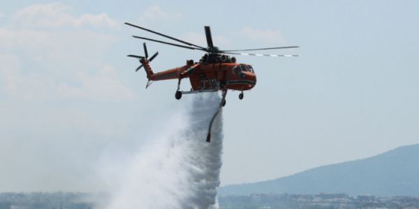 Φωτιά ξανά στα Κύθηρα – Στη μάχη 3 ελικόπτερα